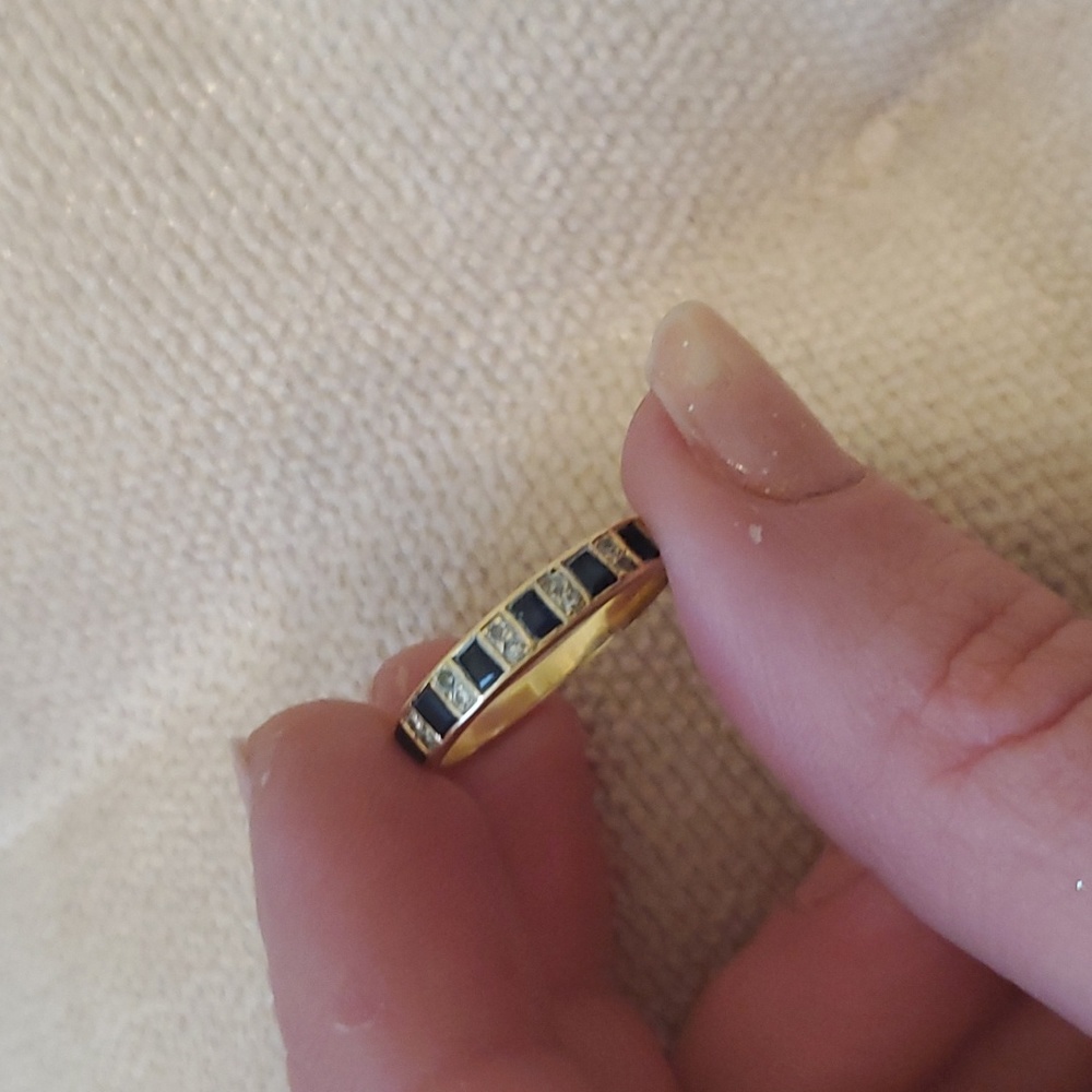 Gold and diamond sapphire ring